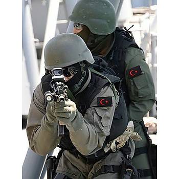 Siyah Trk Bayra Armas