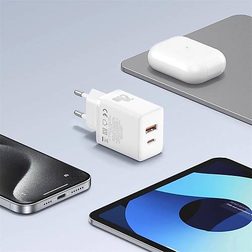 Baseus Cube Type-C + USB Giri�li U+C 20W H�zl� �arj Cihaz� iPhone 15 14 13 12 11 Uyumlu Samsung ve Android Uyumlu Beyaz