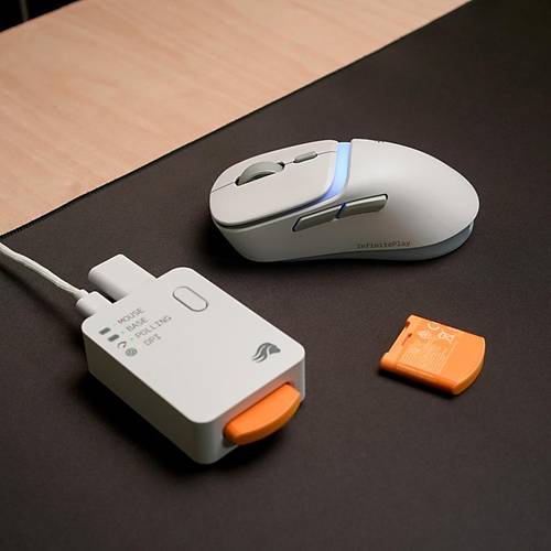 Glorious Model D3 Kablosuz Rgb Ultralight 30000 Dp� Gaming Mouse -Mat Beyaz