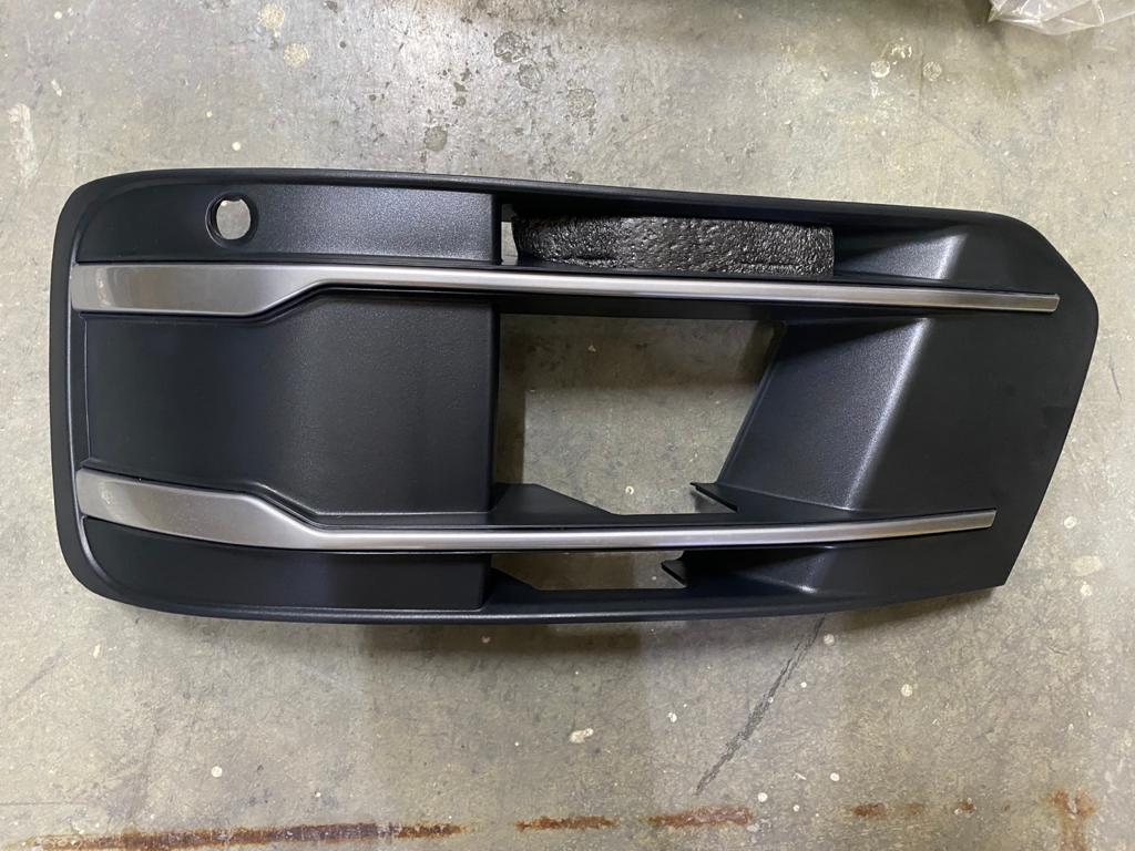AUDİ Q7 2015-2019 TAMPON IZGARASI SOL TARAF