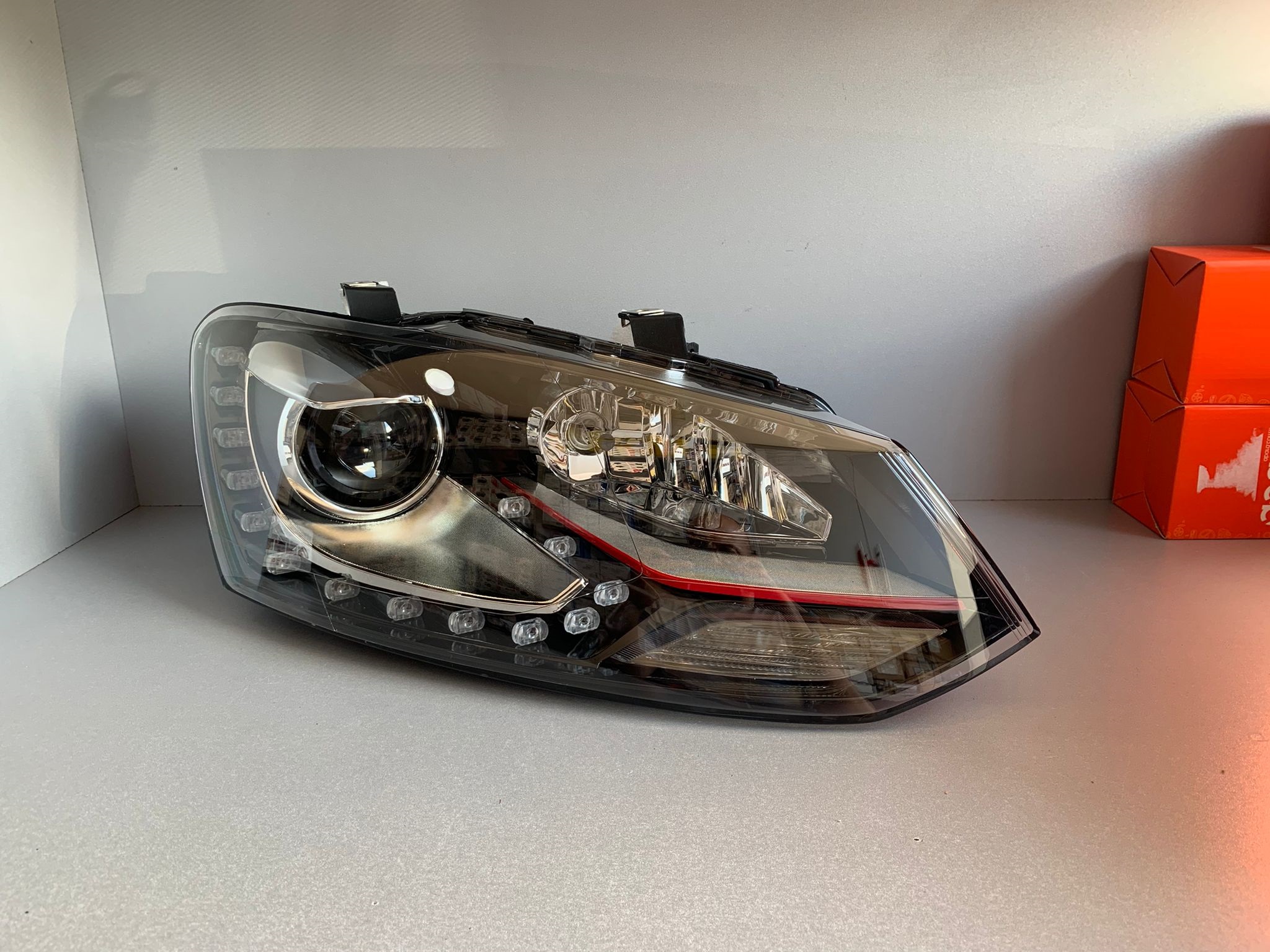 VOLSKWAGEN POLO 2010-> FAR SAG TARAF LED BI-XENON GTİ TİP