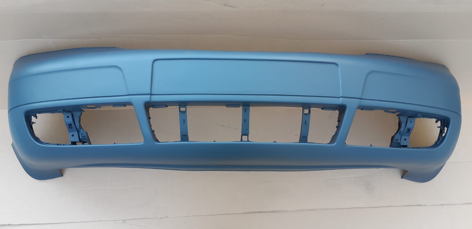 AUDİ A6 1998-2002 ÖN TAMPON FAR YIKAMASIZ VE PARK SENSÖRSÜZ  DÜZ TİP