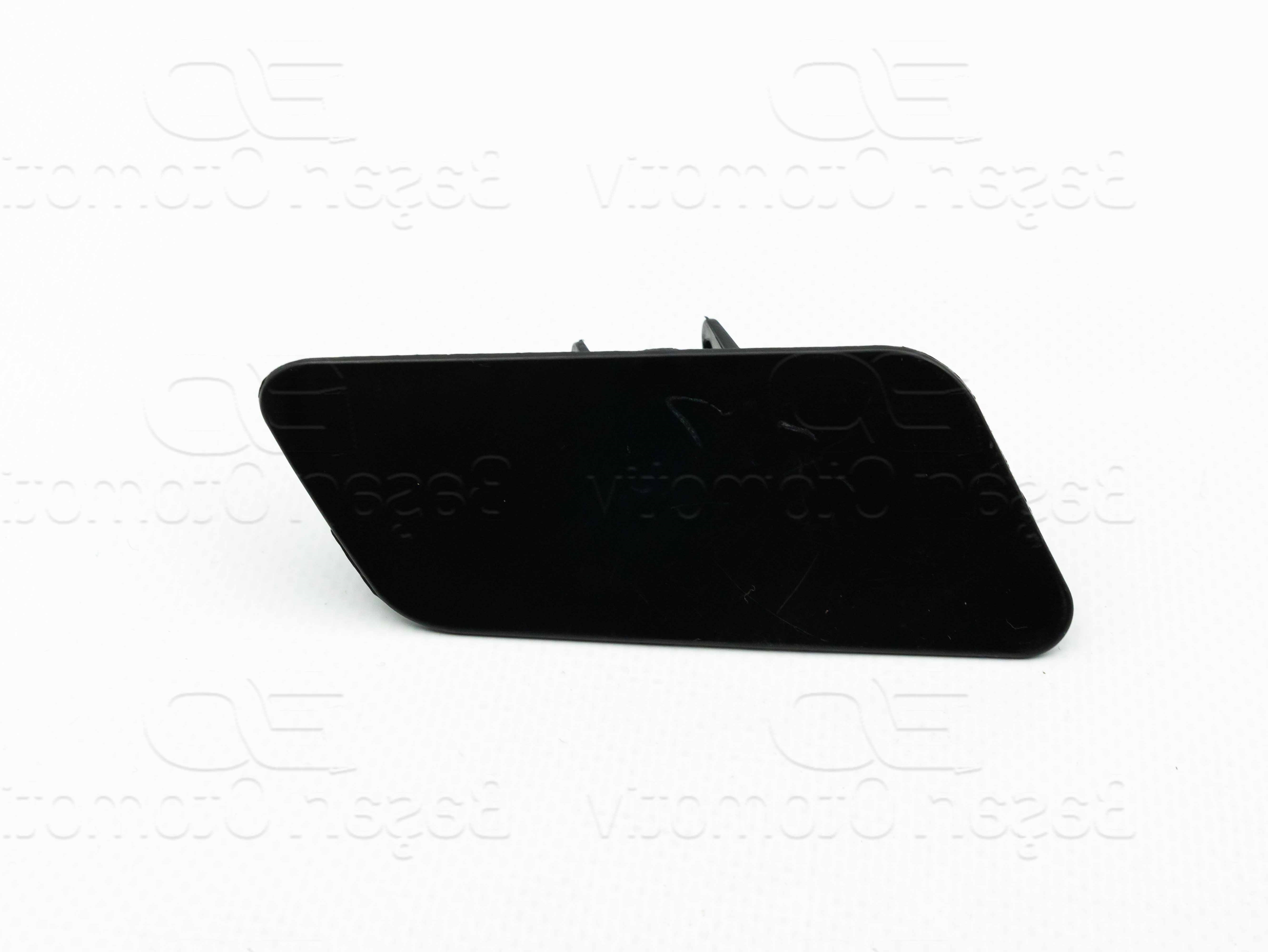 VOLKSWAGEN TOUAREG 2011-2015 ÖN TAMPON FAR YIKAMA KAPAĞI SAĞ TARAF