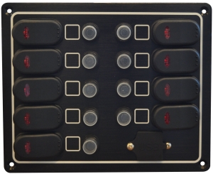 Usb portlu sigorta paneli. IP65 Su geçirmez.