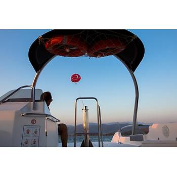 PARASAILING 34