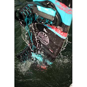 JOBE VANITY WAKEBOARD 136 & MAZE BINDINGS