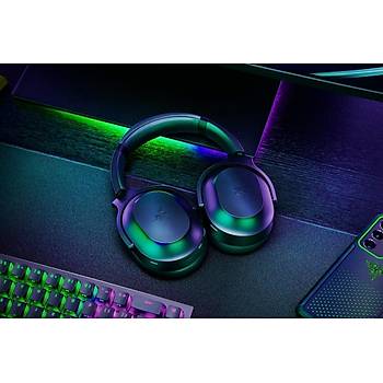 Razer Barracuda Pro - Hibrit ANC RZ04-03780100-R3M1 Kablosuz Oyuncu Kulakl�k