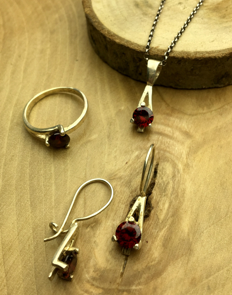 Kırmızı Taşlı Gümüş Set