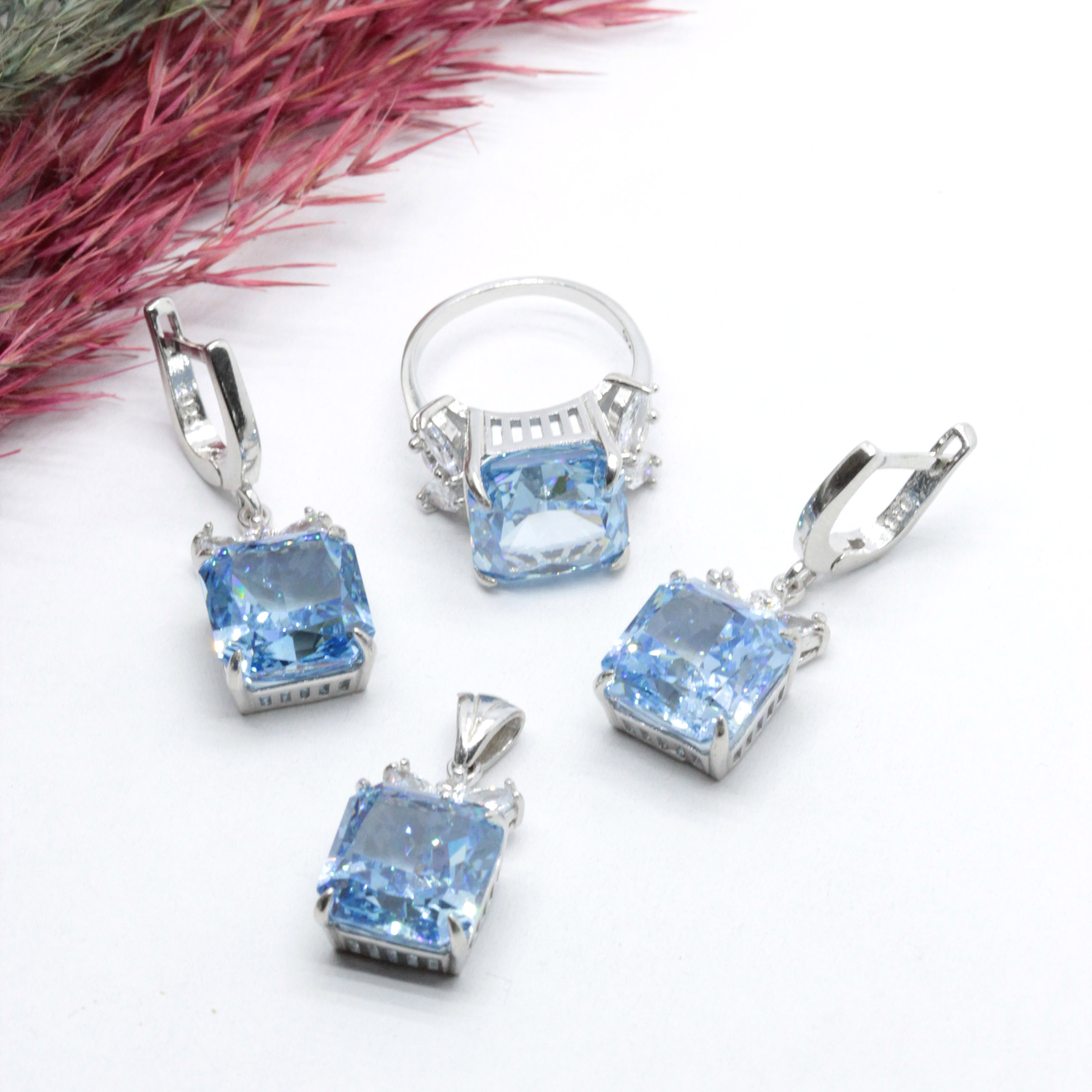 Topaz Taşlı Icecut Kesim Gümüş Takım