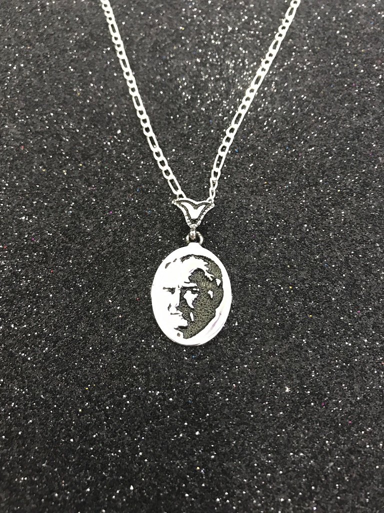 Atatürk Silüetli Kolye ve Gümüş Zincir
