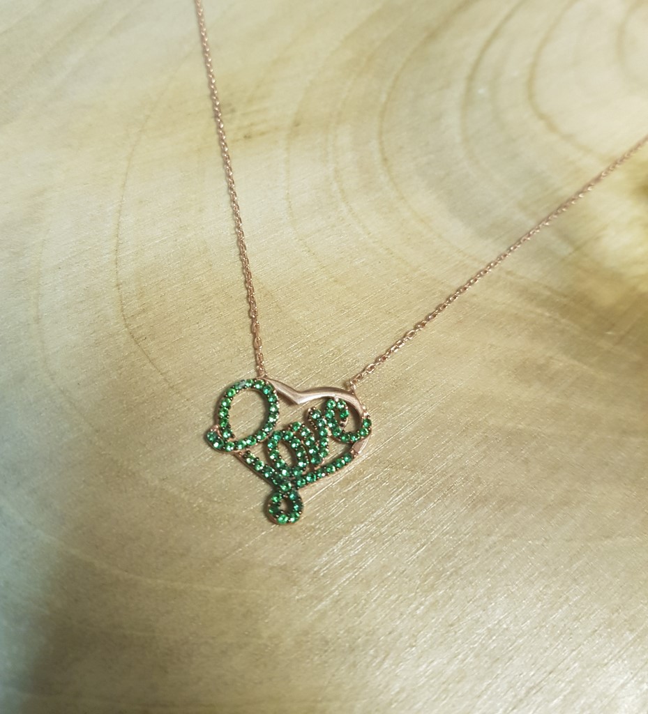 Love Gümüş Kolye