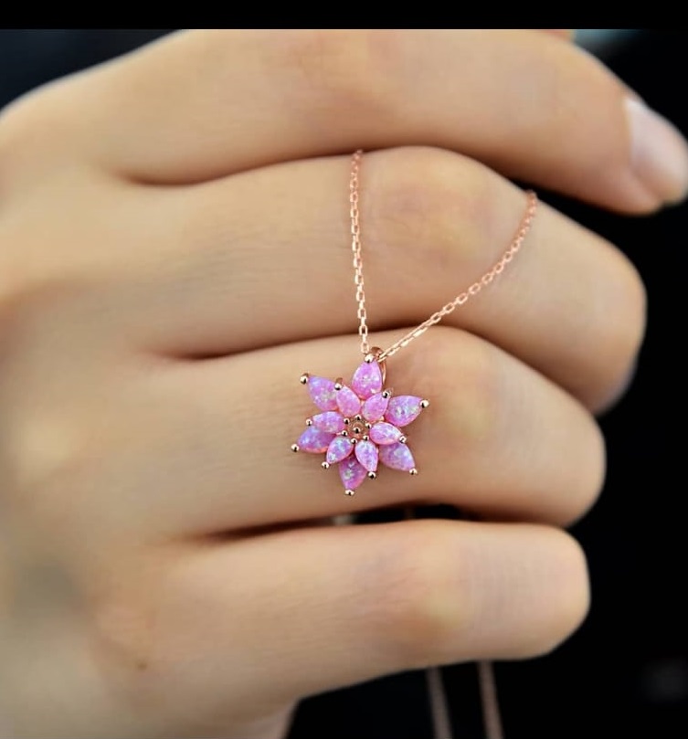 Opal Taşlı Yaşam Çiçeği Gümüş Kolye