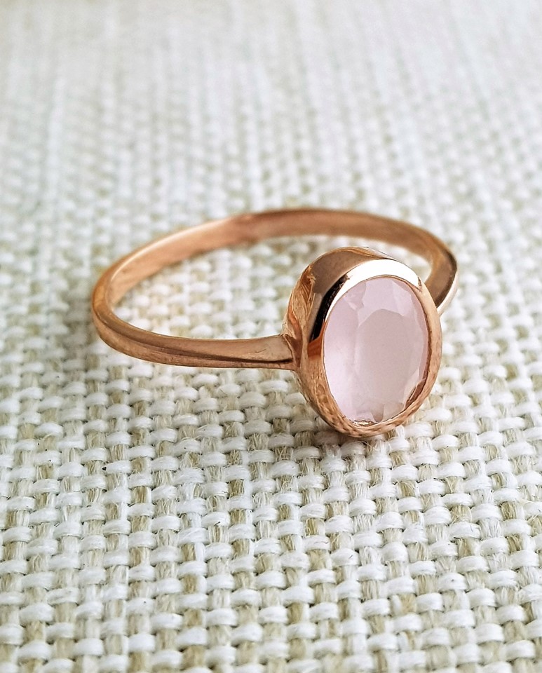 Pembe KuvarsTaşlı Oval Gümüş Yüzük