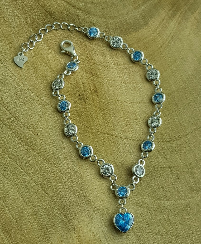 Topaz Taşlı Kalp Sallantılı Gümüş Bayan Bileklik