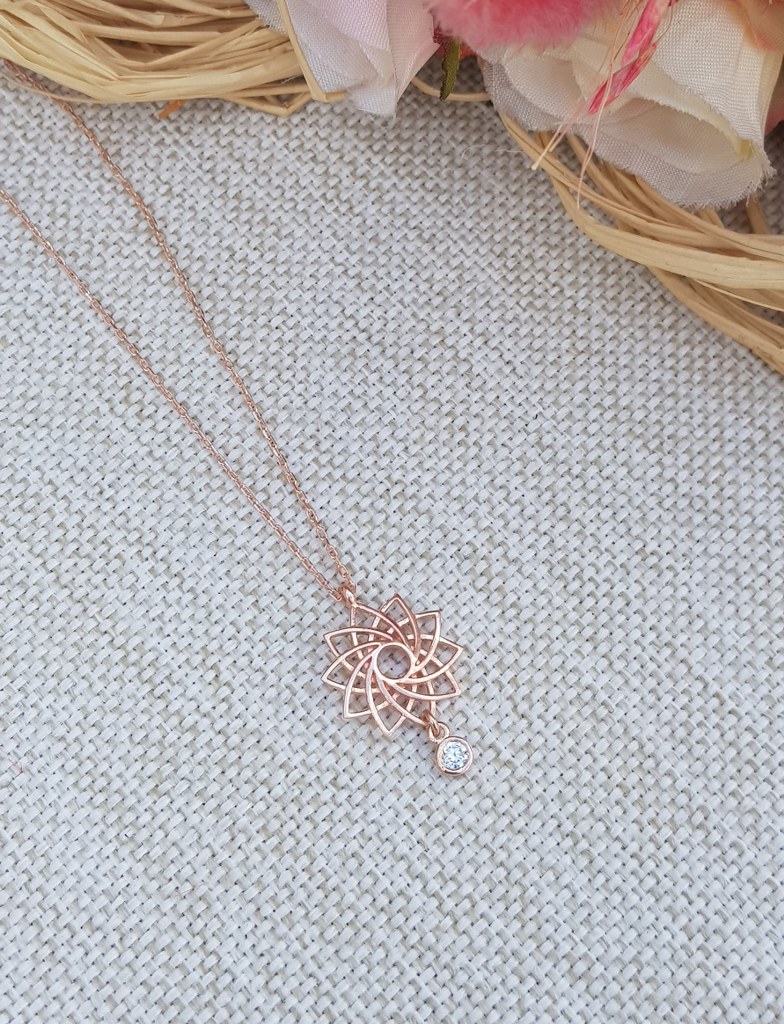 Lotus Gümüş Kolye