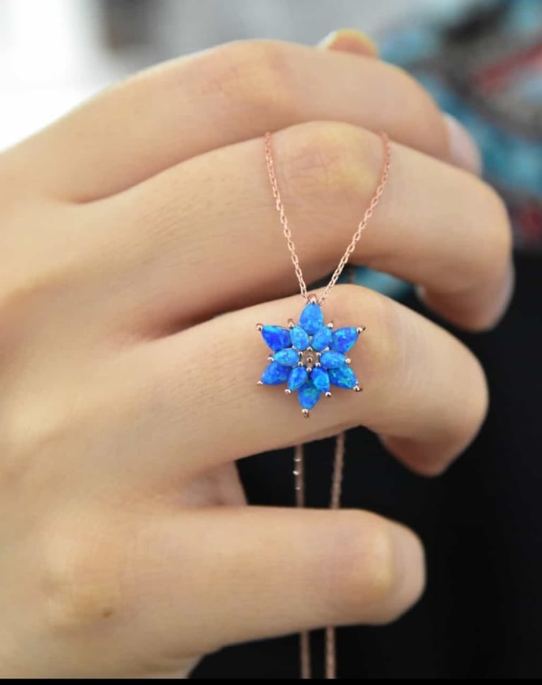 Opal Taşlı Yaşam Çiçeği Gümüş Kolye