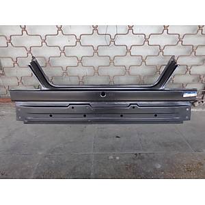 Mercedes Arka panel sac� orjinal y�ld�zl� 124 kasa 200E