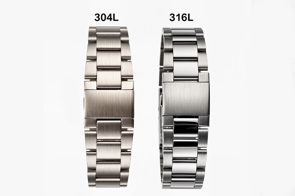 304L ve 316L �elikten �retilmi� saat kordonlar�n�n parlakl�k ve renk farklar� � malzeme kalitesine g�rsel �rnek