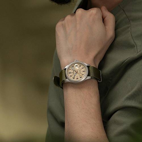 FESTINA SWISS F20082/1 ERKEK KOL SAAT�