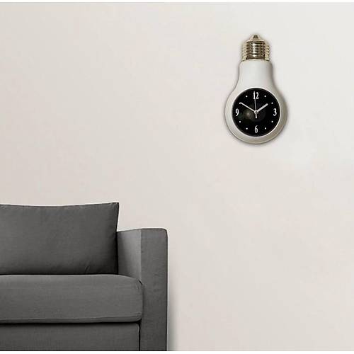 New Beyaz Ampul Sensörlü Duvar Saati