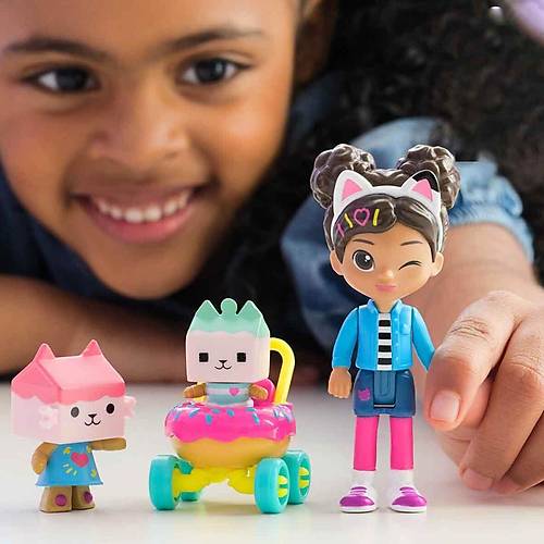 SPM-6069425 FR�ENDS F�GURE PACK K�TTY CARE