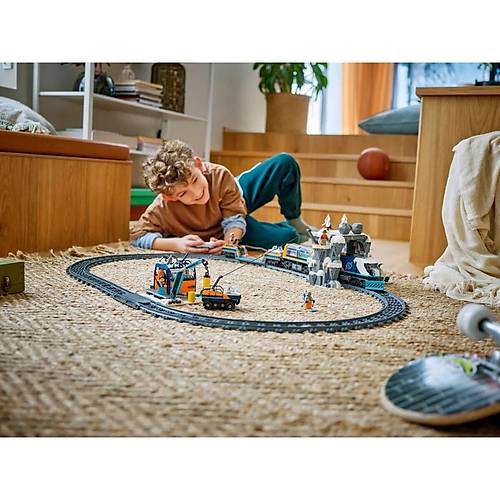 60470 Lego City Ka�if Treni 1517 par�a +7 ya�