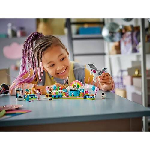 42661 Lego Friends Kost�m Partisi 261 par�a +6 ya�