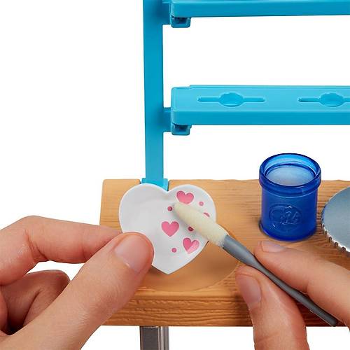 HCM85 Barbienin Sanat At�lyesi Oyun Seti