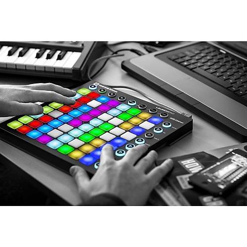 Novation Launchpad MK2 Midi Kontrol Ünitesi 