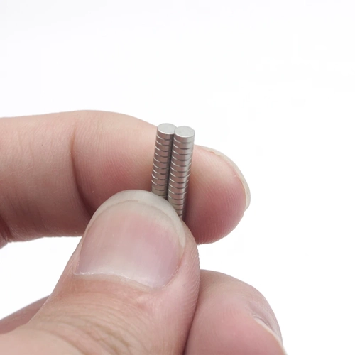 3x1,5 mm, Yuvarlak Neodyum Mıknatıs, Güçlü Magnet, (Çap: 3 mm, Kalınlık: 1,5 mm)
