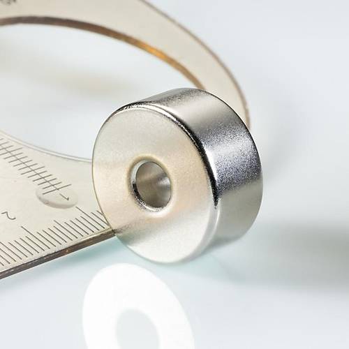 22xd5x10 mm, Yuvarlak, D�z Delikli, Neodyum M�knat�s, G��l� Magnet, (�ap:22mm, Kal�nl�k:10mm)