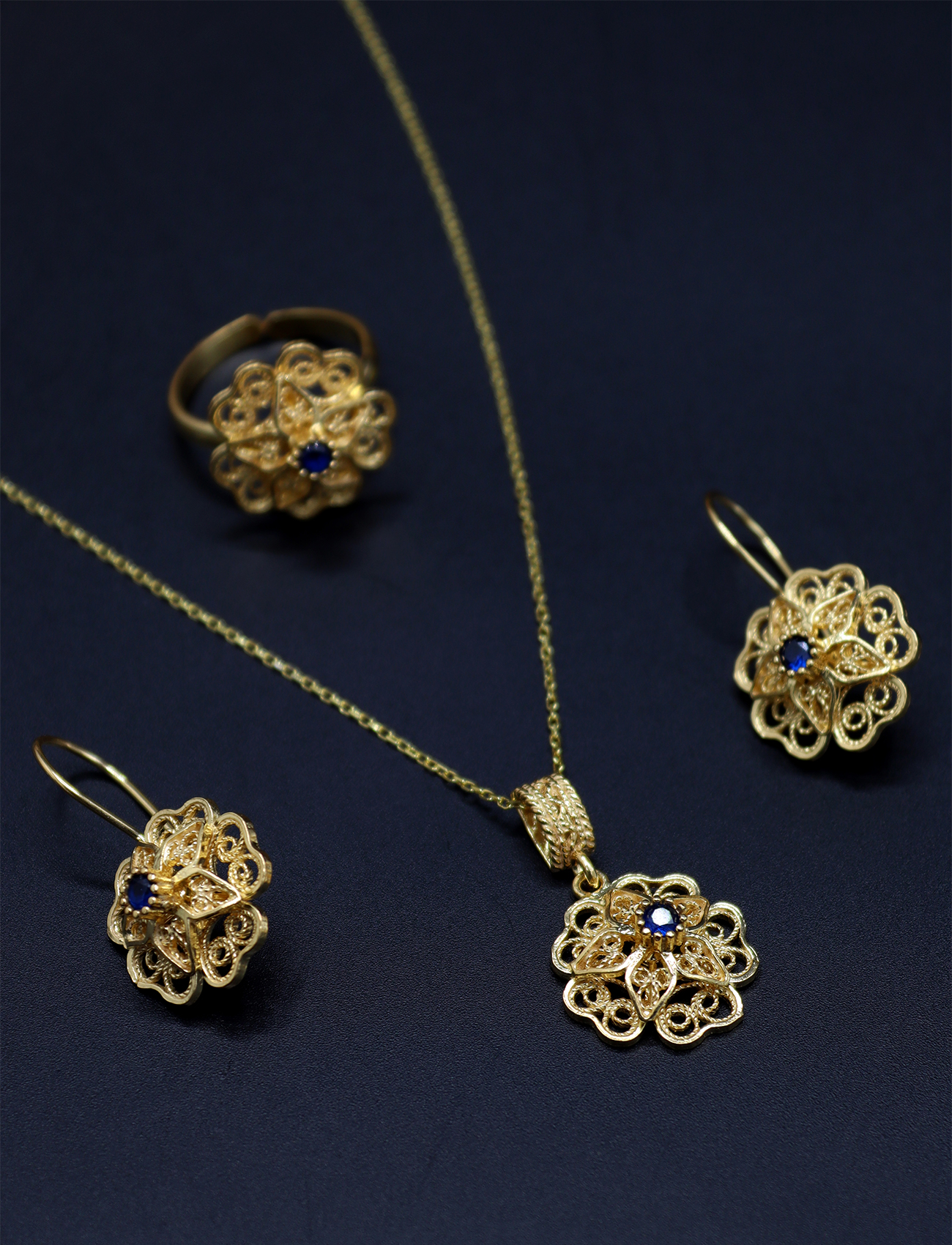 Safir Taşlı Gül Model Kadın Gold Kaplama 925 Ayar Gümüş Telkari Üçlü Set 201025204