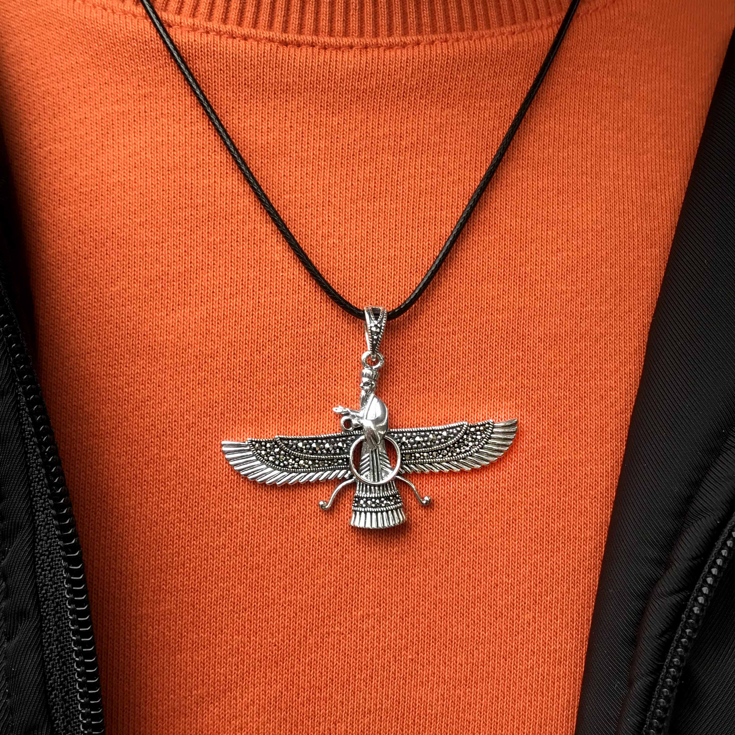 Markazit Taşlı Büyük Boy Ahura Mazda Unisex Gümüş Kolye