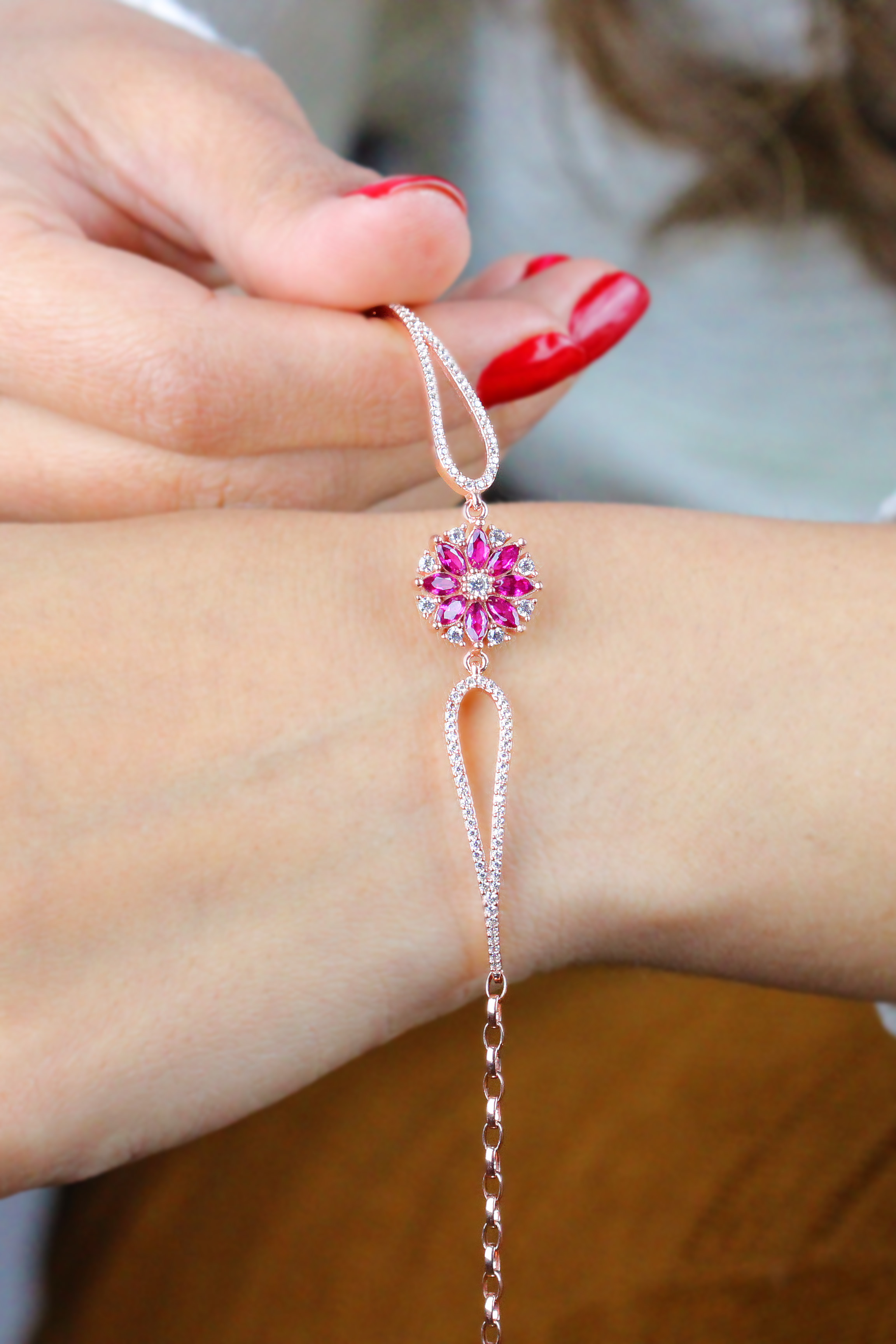 Yakut Taşlı Rose Kaplama 925 Ayar Gümüş Lotus Bileklik 201021210