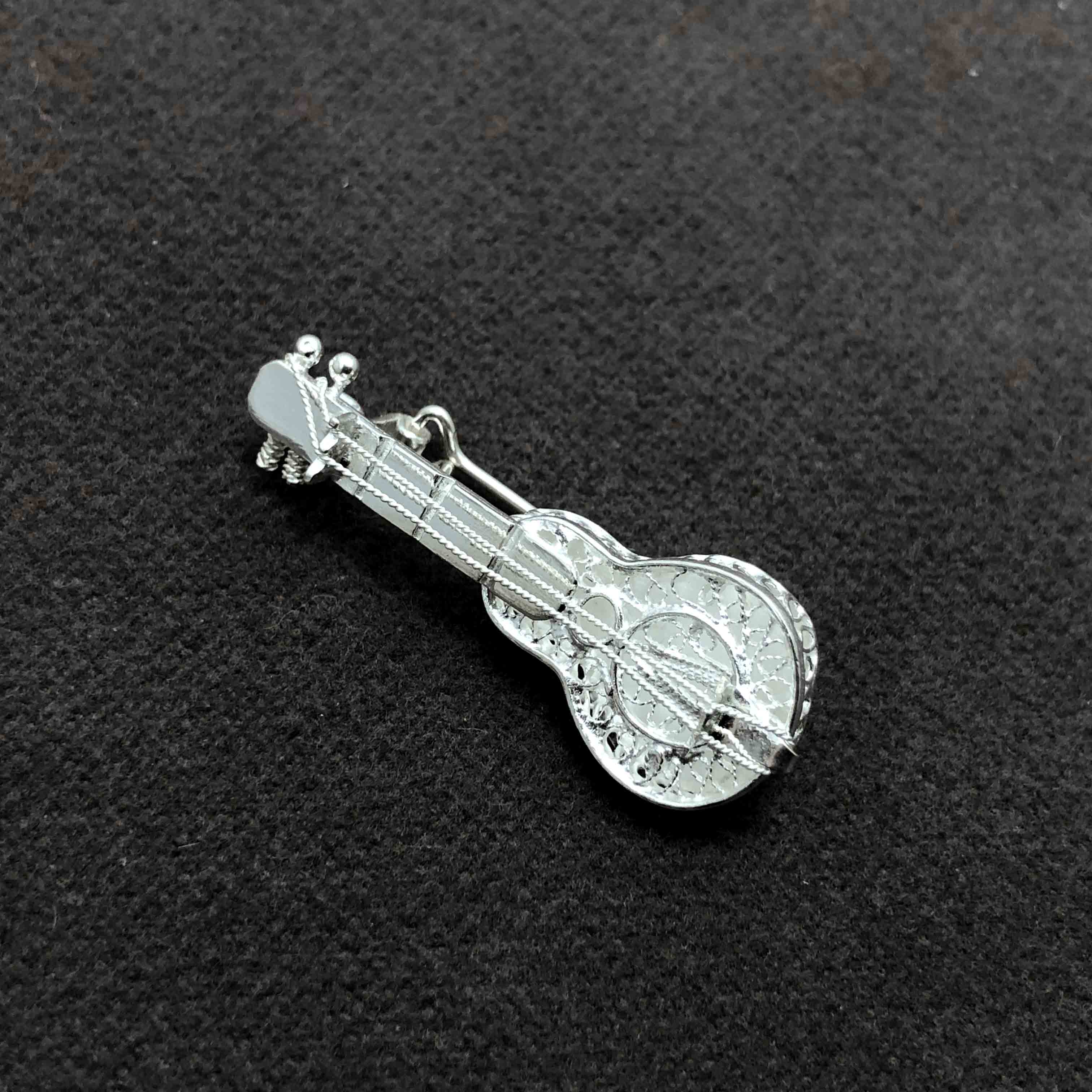 Gitar Model 925 Ayar Gümüş El İşi Telkari Broş