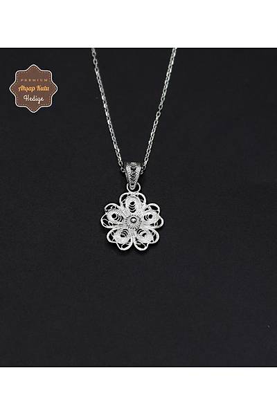 �i�ek Model 925 Ayar Saf G�m�� Telkari Kad�n Kolye 201024662
