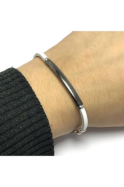 Sade Model Beyaz Deri Kordonlu Unisex G�m�� Bileklik