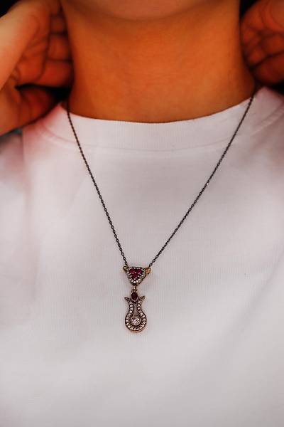 Yakut Ta�l� Lale Model Kad�n G�m�� Otantik Kolye 201024317