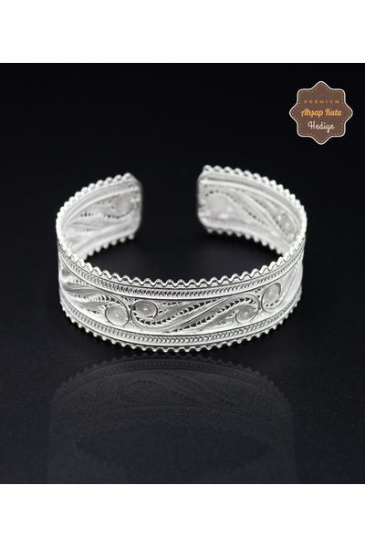 Y�resel Yaprak Desenli Model Telkari G�m�� Kad�n Bilezik 201024635