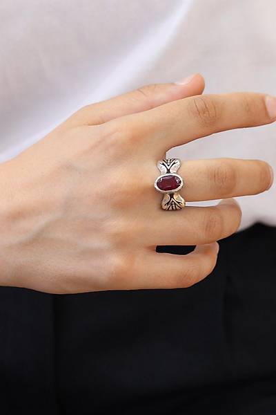 Yakut Ta�l� Yaprak ��lemeli 925 Ayar G�m�� Kad�n Y�z�k 201024480