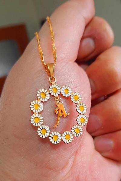 Ki�iselle�tirilebilir Papatya Model 925 Ayar G�m�� Harf Kolye 201021983