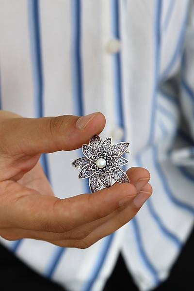 Sedef Ta�l� Lotus Model Telkari G�m�� Kad�n Bro� 201024509