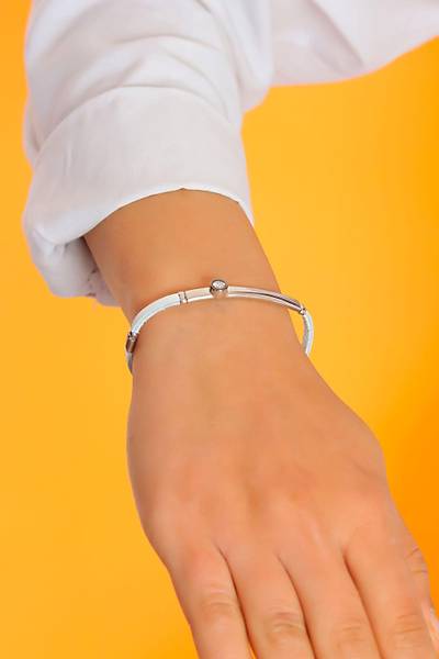 Ta�l� Model Beyaz Deri Kordonlu Unisex G�m�� Bileklik