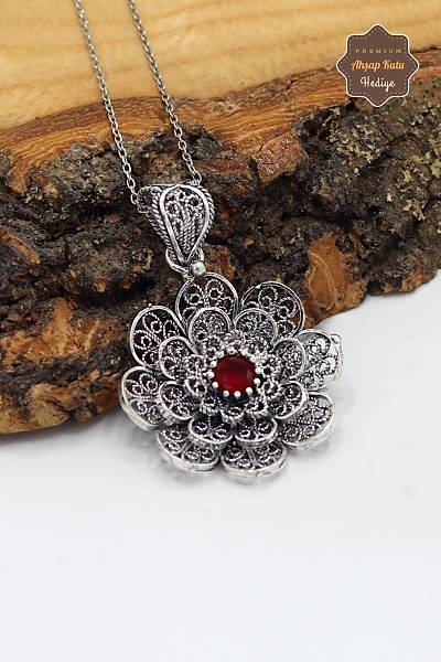 Yakut Ta�l� �i�ek Model Oksitli Telkari Kad�n G�m�� Kolye 201023920