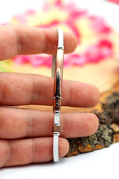 K�l�� Model Beyaz Deri Kordonlu Unisex G�m�� Bileklik