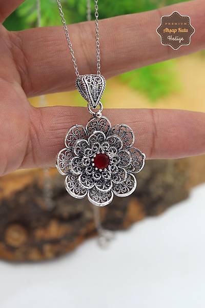 Yakut Ta�l� �i�ek Model Oksitli Telkari Kad�n G�m�� Kolye 201023920