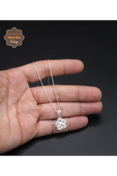 �i�ek Model 925 Ayar Saf G�m�� Telkari Kad�n Kolye 201024662