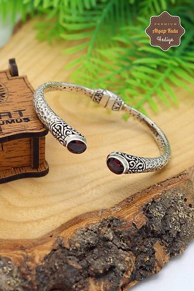 Yakut Ta�l� Y�resel ��lemeli 925 Ayar Saf G�m�� Kad�n Bilezik 201024059