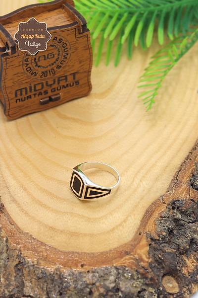 Siyah Mineli Karo Model 925 Ayar G�m�� Erkek Y�z�k 201023868