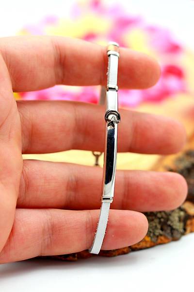 Ayy�ld�z Model Beyaz Deri Kordonlu Unisex G�m�� Bileklik